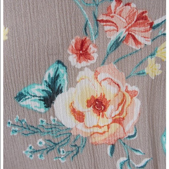 NWT Torrid Taupe Cold Shoulder Hi-Lo Tunic - Picture 4 of 7